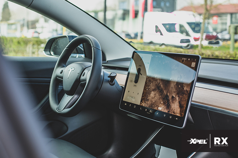 Intérieurs de voiture Protégez les écrans tactiles et les surfaces intérieures de votre voiture avec RXTM.